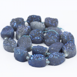 Akmens pērles, dabīga kvarca drūza, 13~29 mm x 10~23 mm x 10~20 mm